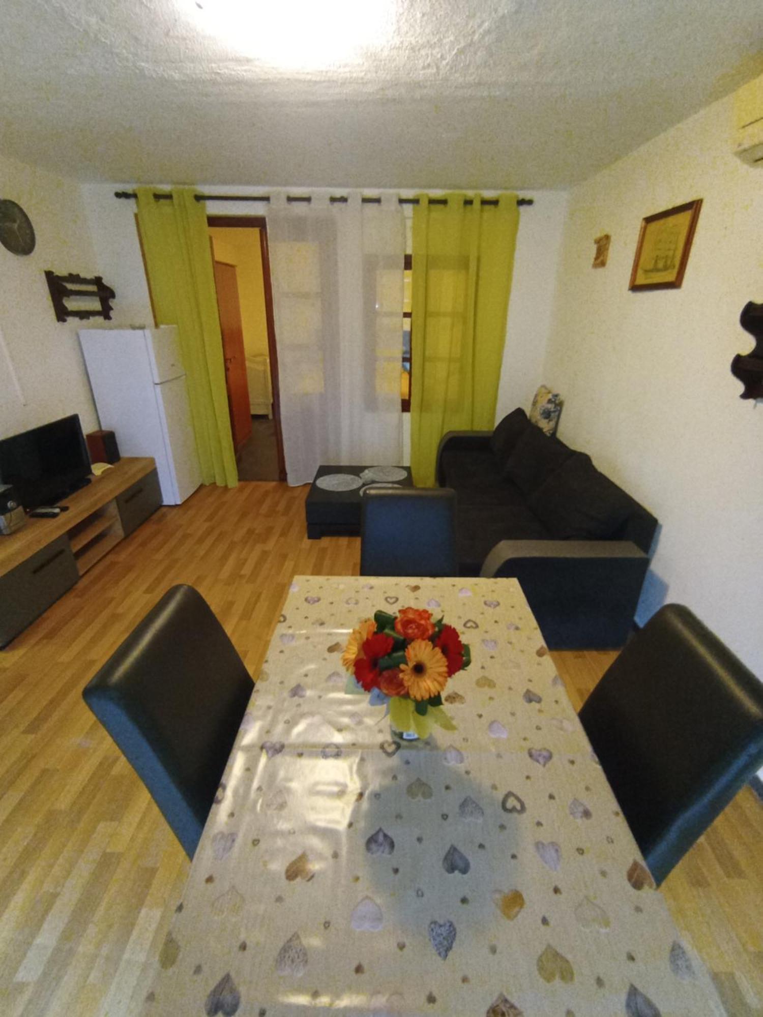 Apartments Villa Marta - Begovic Kotor Exteriör bild
