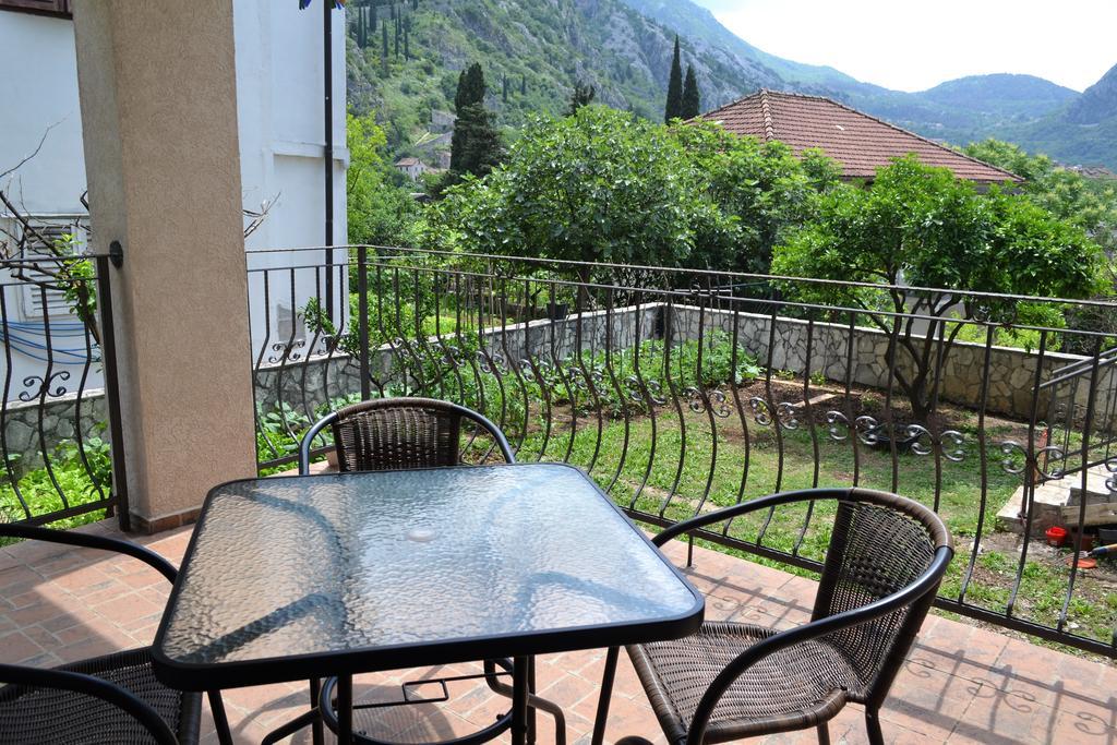 Apartments Villa Marta - Begovic Kotor Exteriör bild